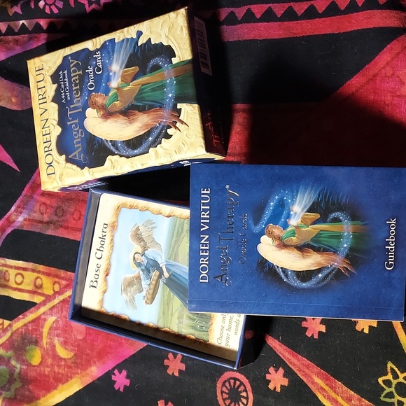 Doreen Virtue Angel Therapy Oracle Cards in Original Box 2008 Like New - Picture 6 of 9